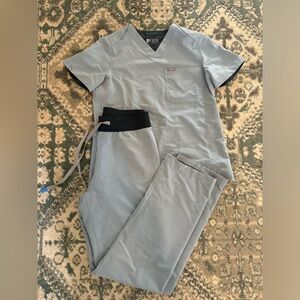 Figs reversible scrub top & bottoms!